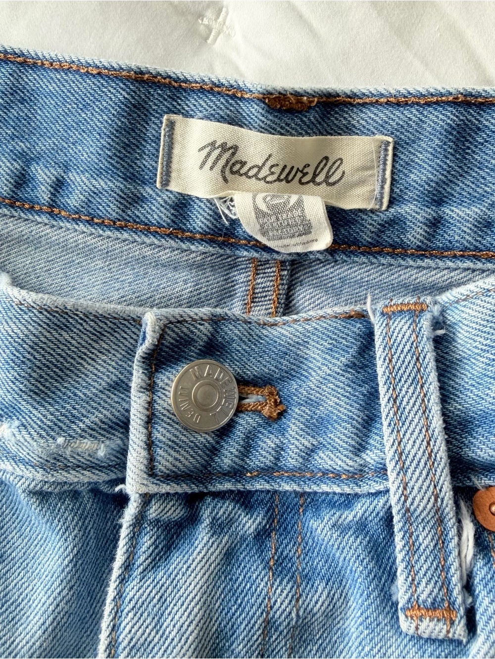 Madewell Mid Length Relaxed Fit Distressed Denim Shorts - size 29 - Picture 4 of 6